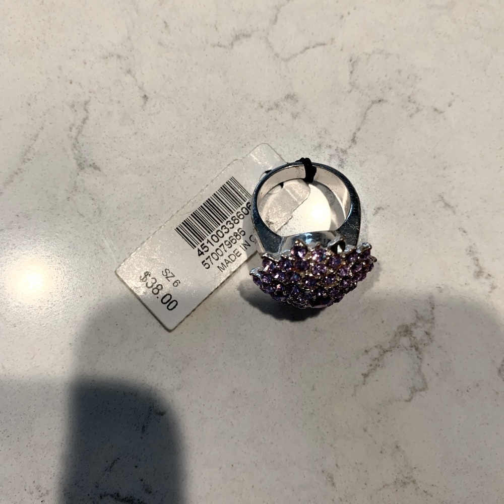 White House Black Market Ring